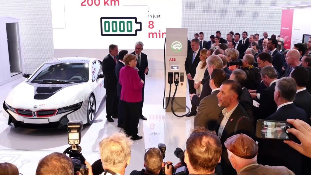 Mengisi Baterai Mobil Elektrik Semakin Cepat